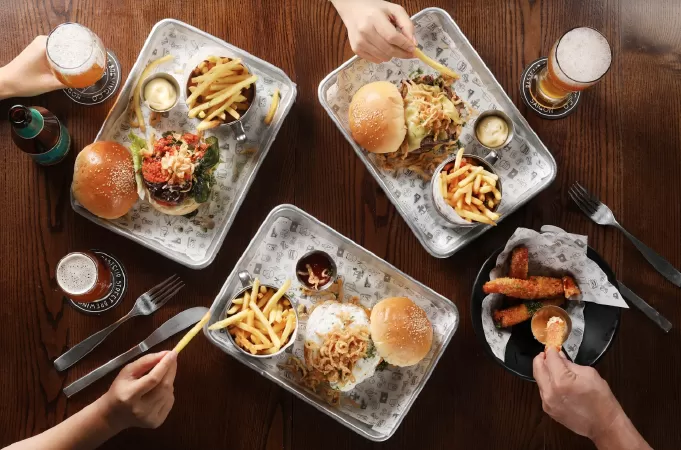 Địa điểm bán hamburger ngon nhất Hà Nội: Chops Old Quarter