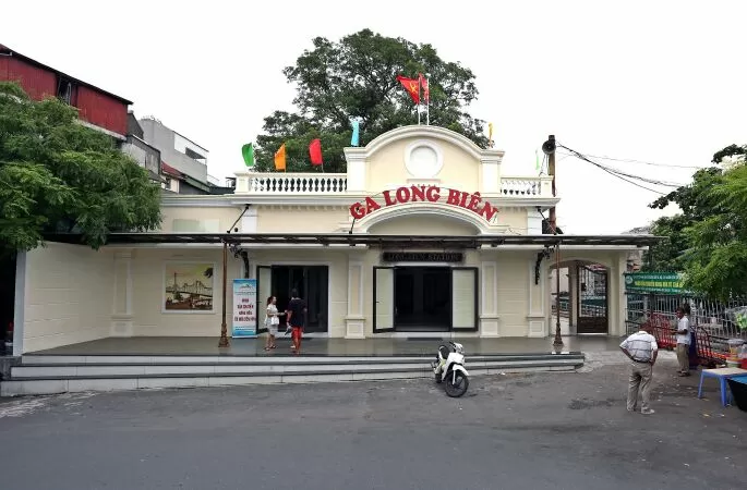 Ga Long Biên