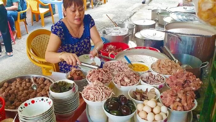 Cháo Đêm Sài Gòn - Quán cháo sườn Bà Hào