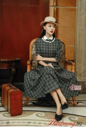 Váy dài cổ điển
