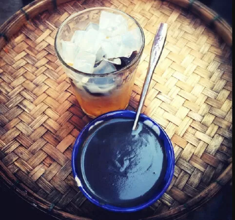 Chè mè đen ông Thiều Hội An