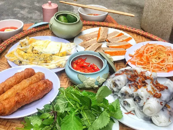 Bánh cuốn Bà Hoành - Tô Hiến Thành