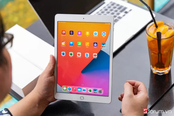 Top 10 máy tính bảng tốt nhất năm 2021 giúp bạn giải trí và làm việc từ xa hiệu quả