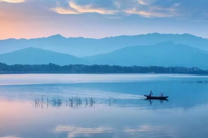 “Tam Giác Ma Quỷ” của Hồ Bà Dương