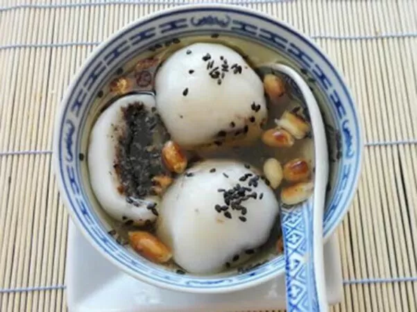 Sủi Dìn, Chè Vừng & Nem Chua Rán - Trung Hành