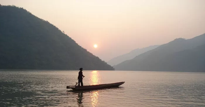 Bài văn phân tích Người Lái đò Sông Đà số 4
