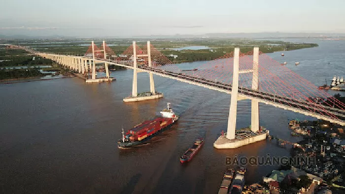 Cầu Bạch Đằng