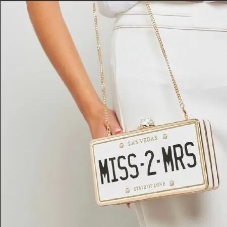 ALDO MOWERY MILK CLUTCH BAG – 1.119.000 VNĐ