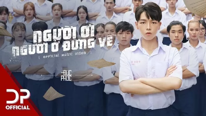 Người Ơi Người Ở Đừng Về