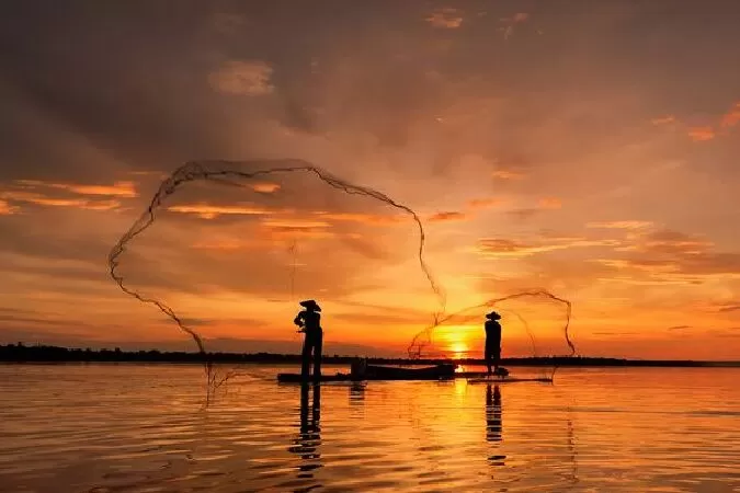Bài văn phân tích Đoàn thuyền đánh cá số 2