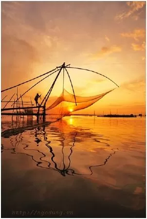 Bài văn phân tích Đoàn thuyền đánh cá số 6