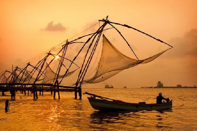 Bài văn phân tích Đoàn thuyền đánh cá số 7