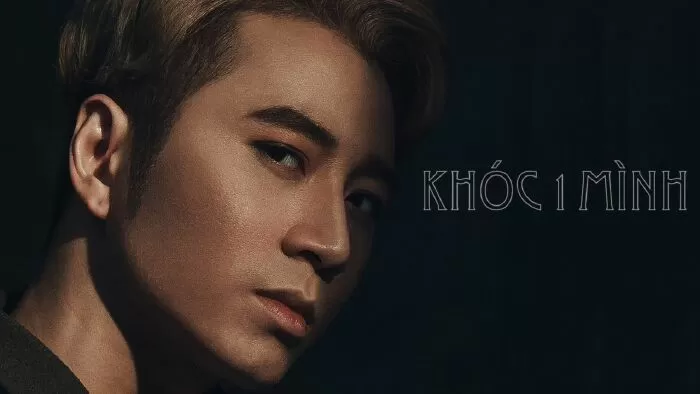 Khóc một mình