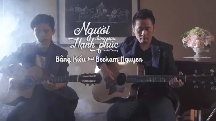 Người đứng sau hạnh phúc
