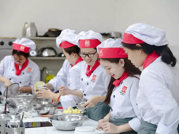 Trường hướng nghiệp Á Âu