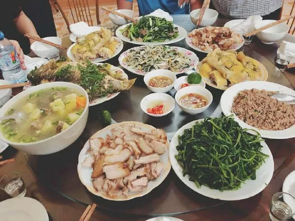 Ăn uống đầy đủ