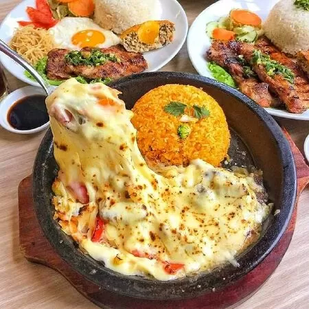 Cơm bò phô mai