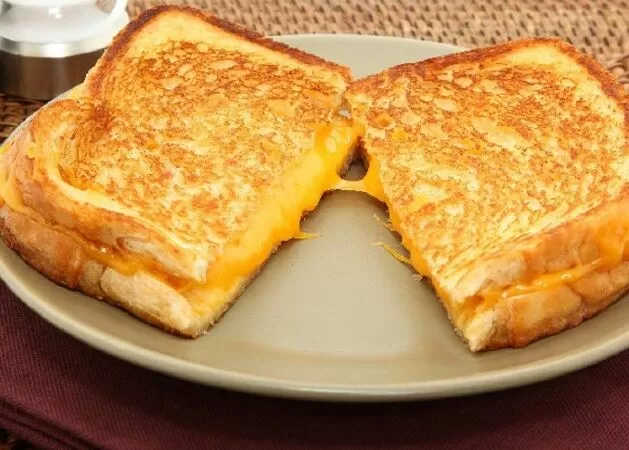 Bánh mì kẹp phô mai