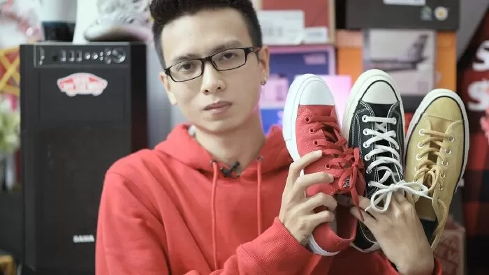 Lạ Sneaker