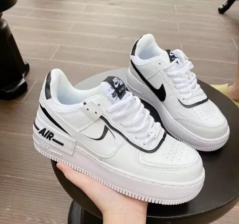 Lee T Store