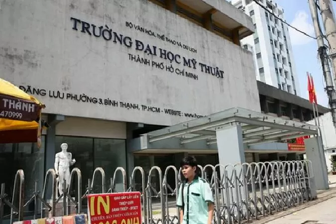 Trung tâm mỹ thuật ứng dụng trực thuộc đại học Mỹ Thuật TPHCM