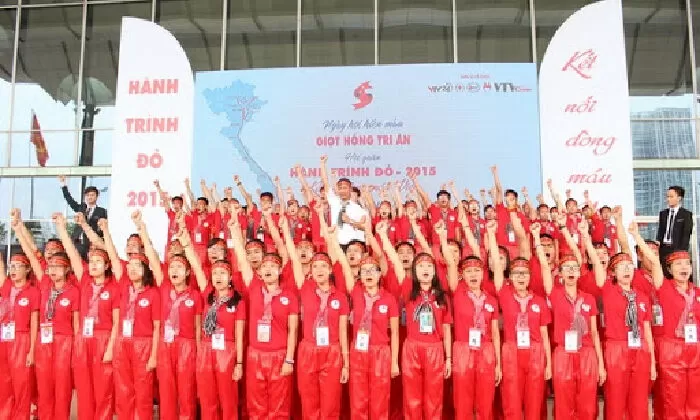 Tổ quốc nhìn từ biển - Nguyễn Việt Chiến