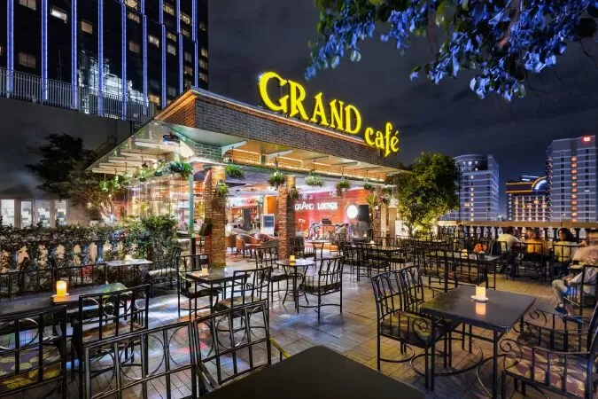 Rooftop Grand Hotel
