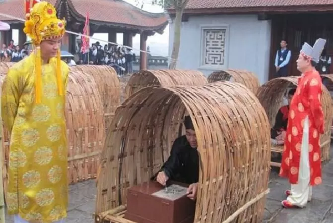 Cử nhân Hoàng Trung thượng kinh hội thí thi dĩ tiễn chi kiêm tiễn cử nhân Ngọc Giản