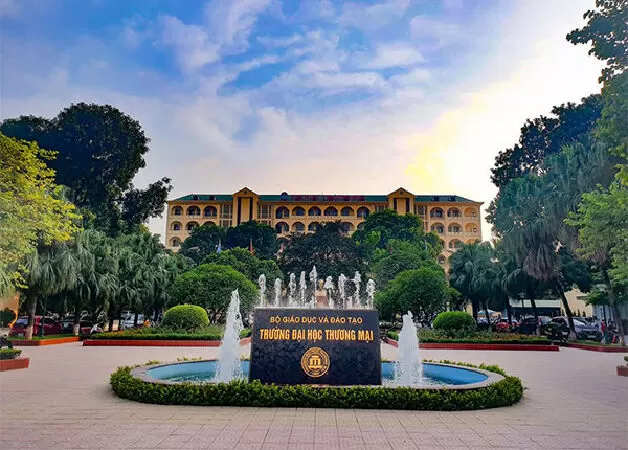 Đại học thương mại