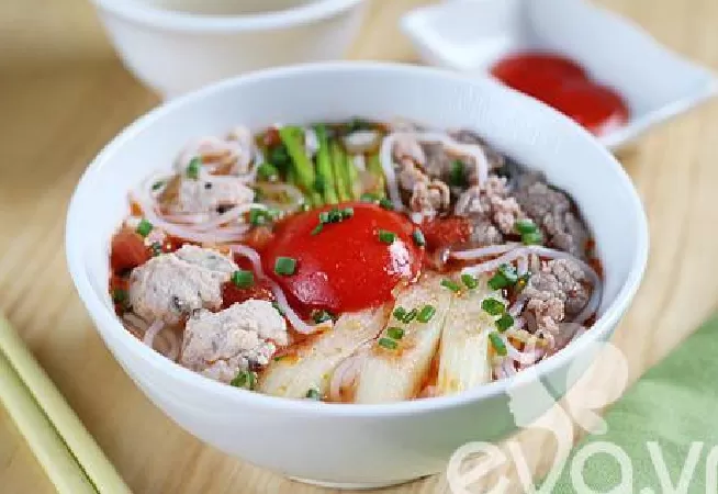 Bún mọc dọc mùng