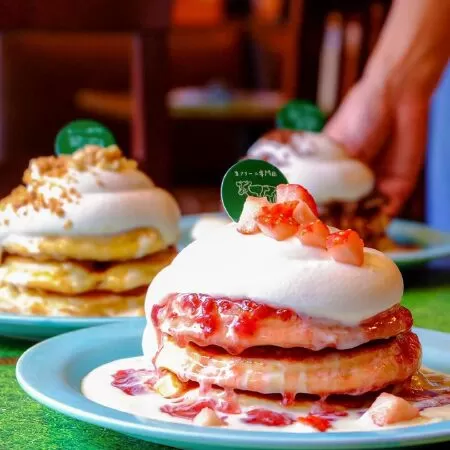 Bánh kếp nhân kem tươi tại Milk Craft Cream Cafe