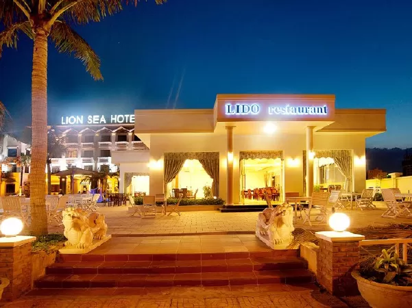 Lido Bar Beer Garden