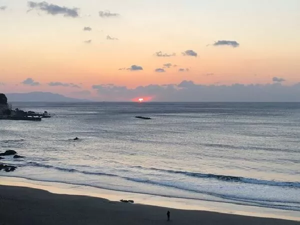 Trước biển - Vũ Quần Phương