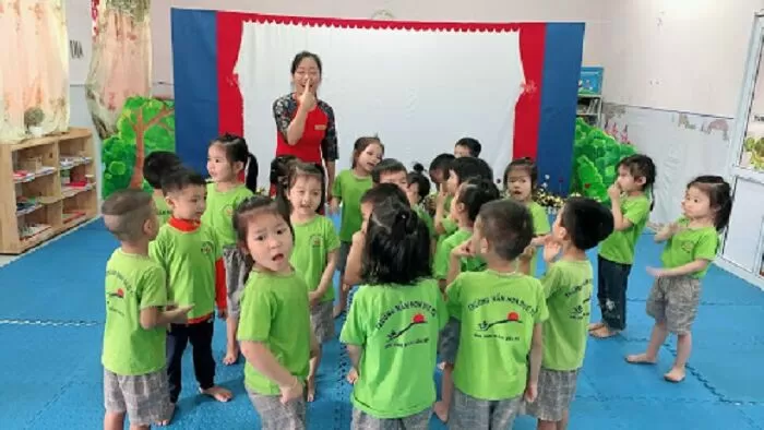 Trò chơi hãy làm theo tôi