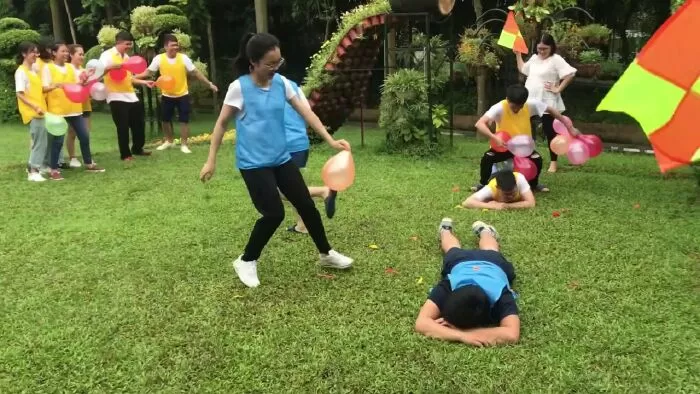 Trò chơi đập bóng bằng mông