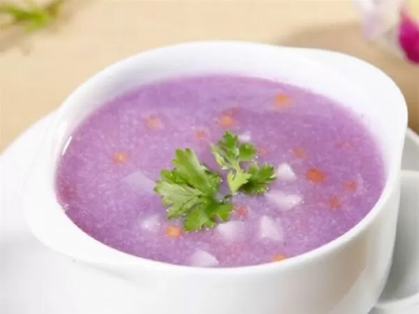 Sốt thịt gà băm nấu khoai môn