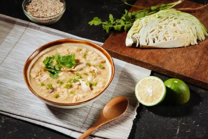 Cháo yến mạch ức gà nướng súp lơ xanh