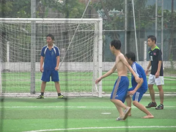 Sân bóng đá Chuyên Việt