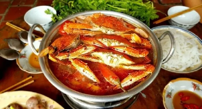 Lẩu hải sản ghẹ chua cay