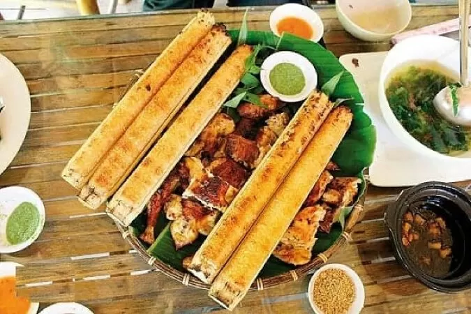 Nhà hàng Trên Đỉnh Đồi Trăng