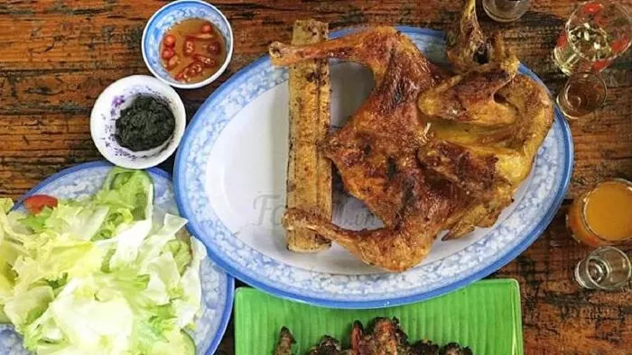 Quán Gà Nướng Tam Nguyên – Ayun