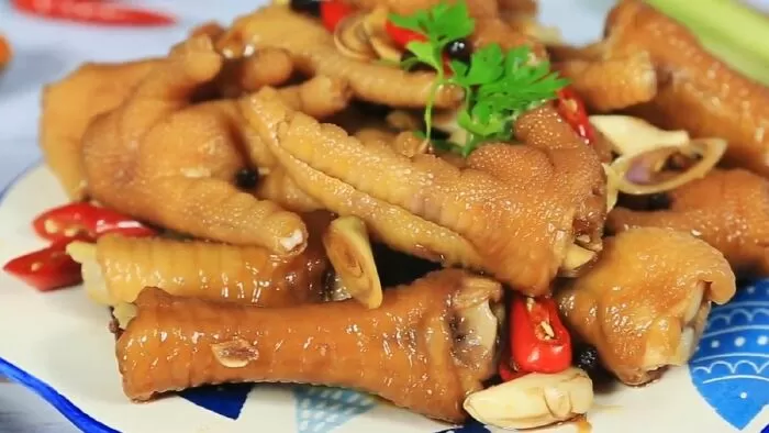 Chân gà trộn xì dầu