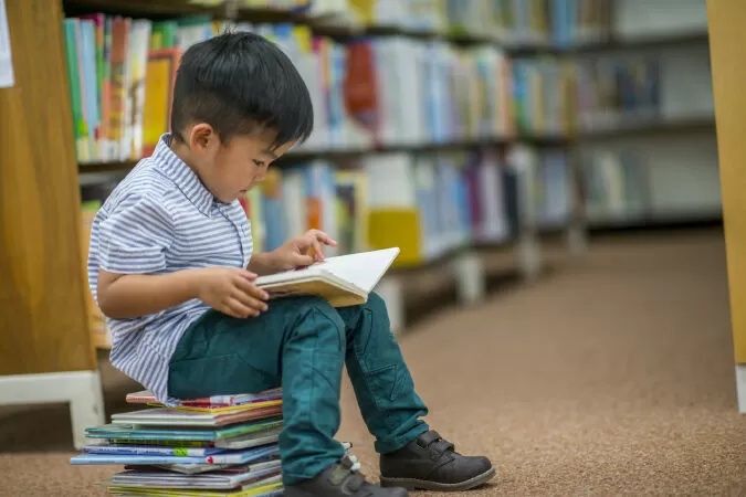 Khuyến khích con đọc truyện cổ tích