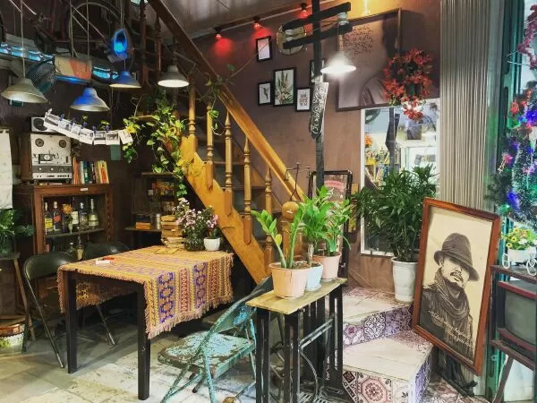 Wait Vintage Cafe