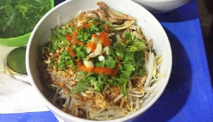 Phở gà trộn Mã Mây
