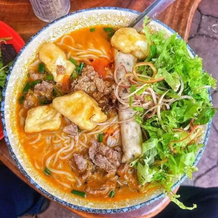 Bún riêu đậu giò bò