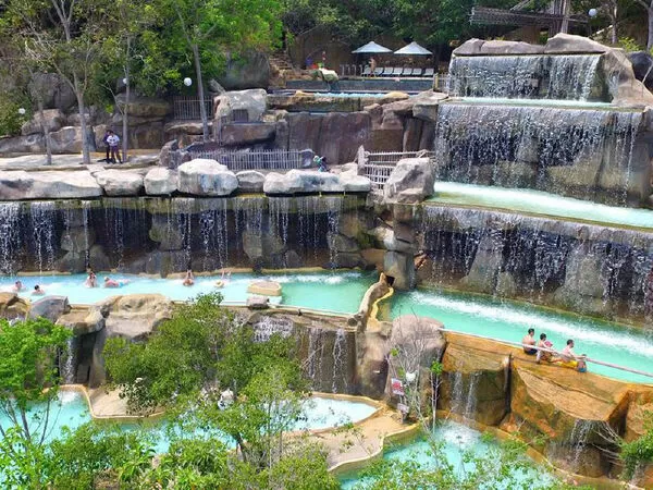 Suối Khoáng Nóng Tháp Bà