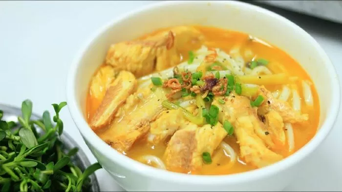 Phượng – Bánh Canh Cá Lóc