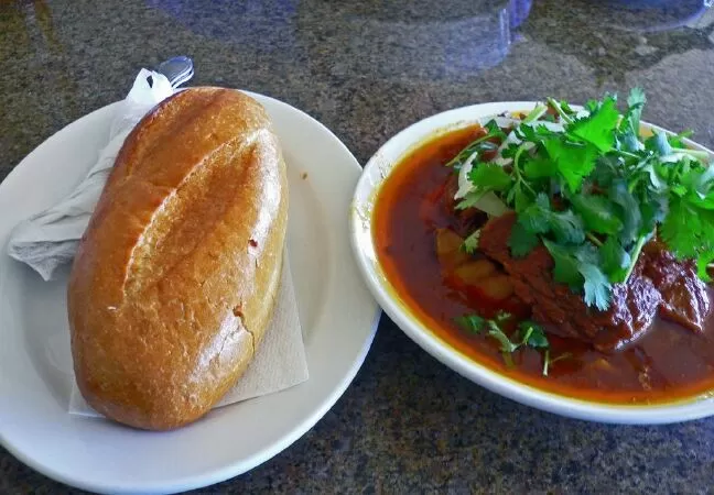 Phá Lấu Hương