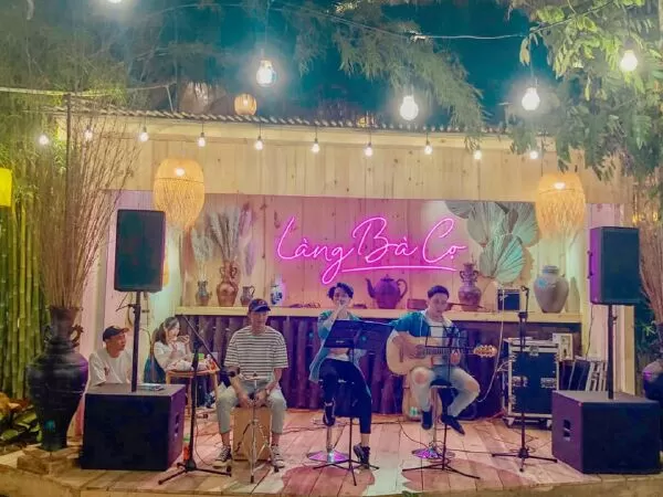 Cafe Hoa - Làng Bà Cọ